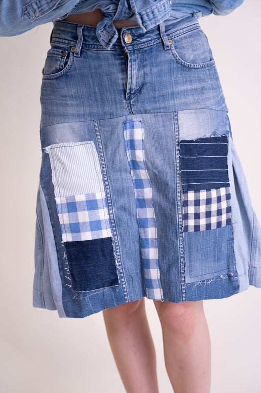 Upcycled Patchwork Denim Skirt – Chic & Sustainable!