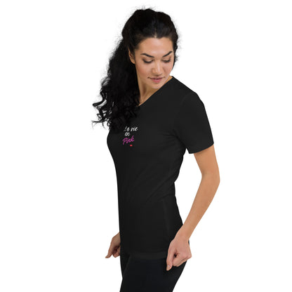 Unisex V-Neck T-Shirt: La vie en Pink